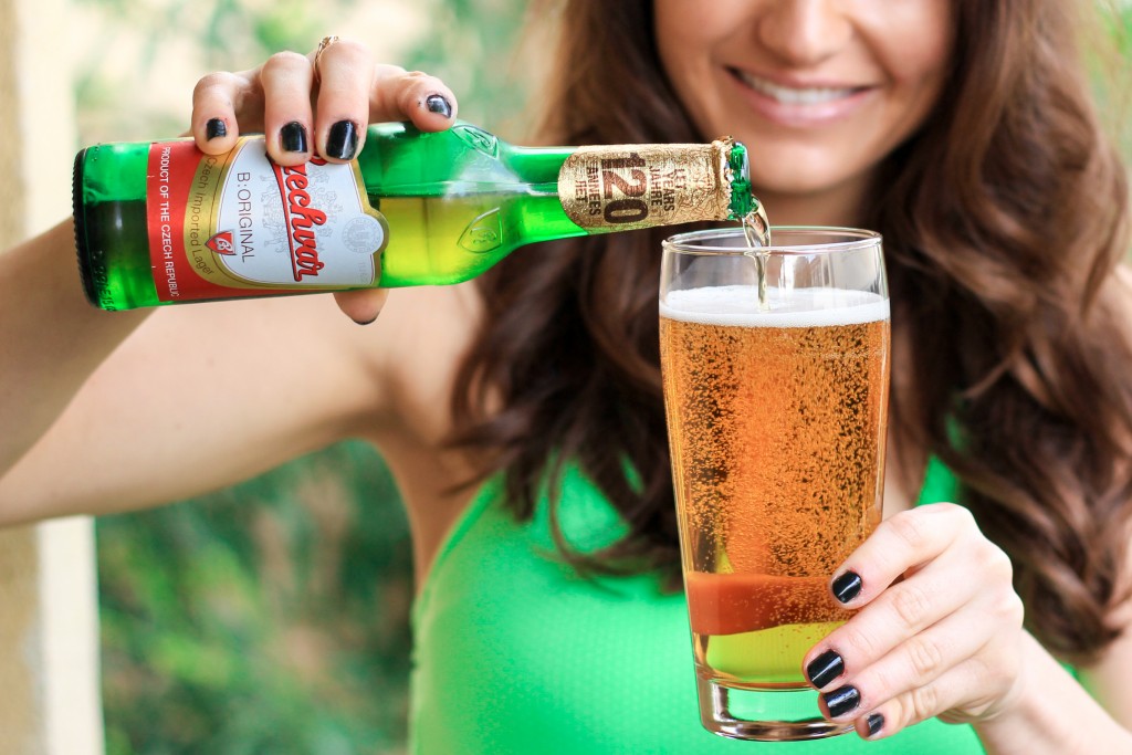 Get lucky with these two DIY ways to make your own green beer for St. Patrick's Day!